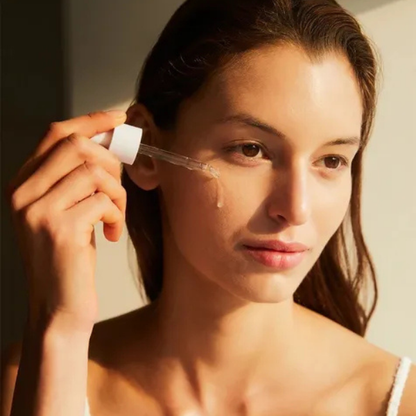 אמפולת סנטלה להרגעה והענקת לחות לעור רגיש ואדמומי | 100 מ"ל | Skin1004