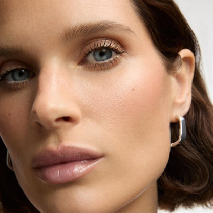 מסקרה 'More Than A Legend' מאריכה ומעבה - Inglot