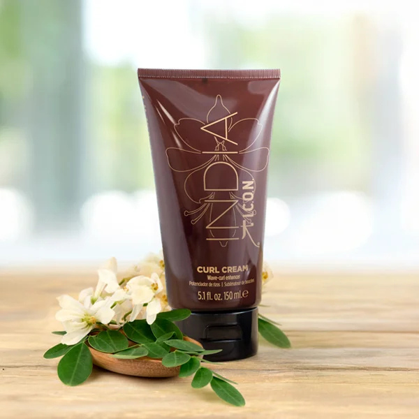 קרם לעיצוב תלתלים עם ברק והזנה מסדרת אינדיה | 150 מ"ל | Icon