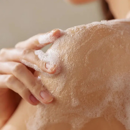 סבון גוף '30 ימים' מכיל חומצות לטיפול בפצעונים בעור 400 מ"ל - SOME BY MI