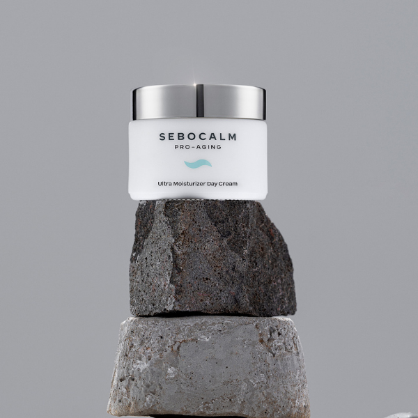 קרם יום אולטרה לצמצום קמטים וקמטוטים מסדרת פרו אייג'ינג | 50 מ"ל | SeboCalm