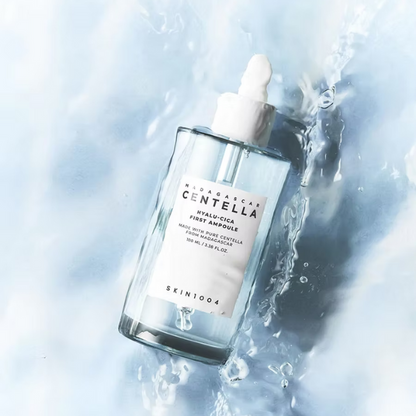 אמפולה חומצה היאלורונית וסיקה להענקת לחות אינטנסיבית לעור הפנים 50 מ"ל - SKIN1004