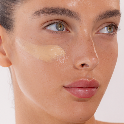 קרם לחות עם גוון בעל SPF30 המעניק גוון אחיד לעור הפנים מסדרת 'טקסטור' 50 מ"ל | Gigi