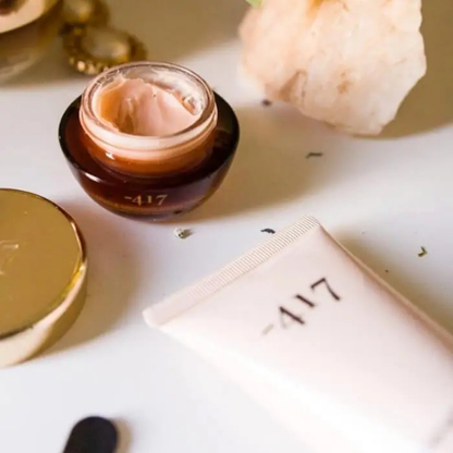 קרם פנים טבעוני למילוי והחלקת קמטים | 30 מ"ל | Minus 417