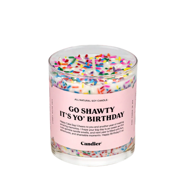 נר סויה 'GO SHAWTY IT'S YO' BIRTHDAY' בעיצוב עוגת יום הולדת 255 גרם - Candier