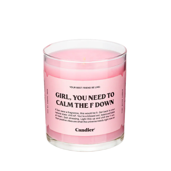 נר סויה 'Girl, You Need To Calm The F Down' בעיצוב ורוד 255 גרם - Candier